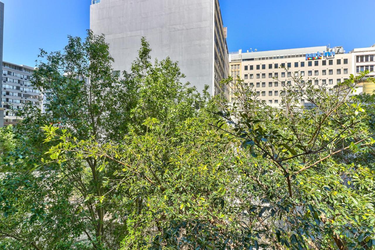 Hyde Park On The Square Apartment Кейптаун Екстериор снимка